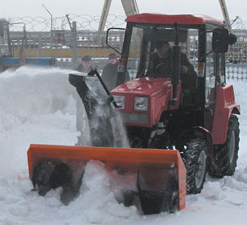 Снегоочиститель фрезерно - роторный на трактор МТЗ-320